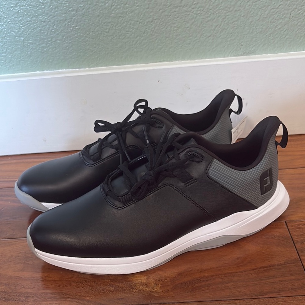 FootJoy Spikeless Golf Shoes - Picture 7 of 12